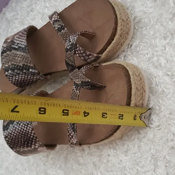NWT Madden footbed slide sandals