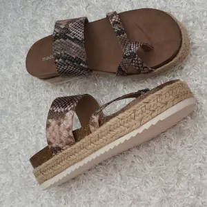 NWT Madden footbed slide sandals