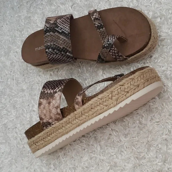 NWT Madden footbed slide sandals
