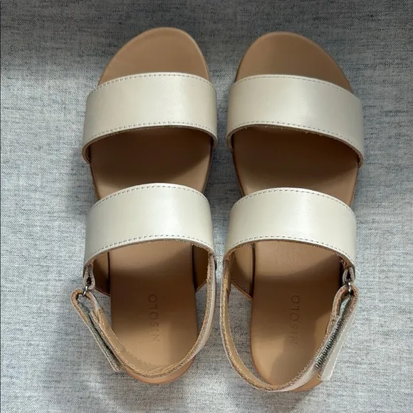 NWT Nisolo Women's Cream Sandals luxury brand