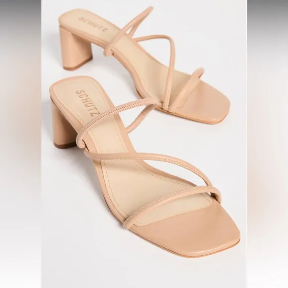 ✨NWT Schutz Nude Beige Chunky Heel Strappy Chessie Sandals Size 7.5