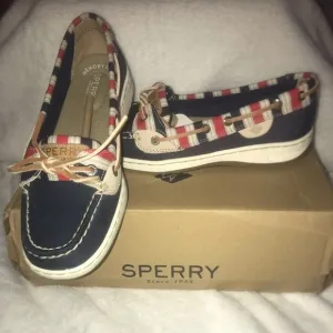NWT Sperry top sided shoes size 5.5