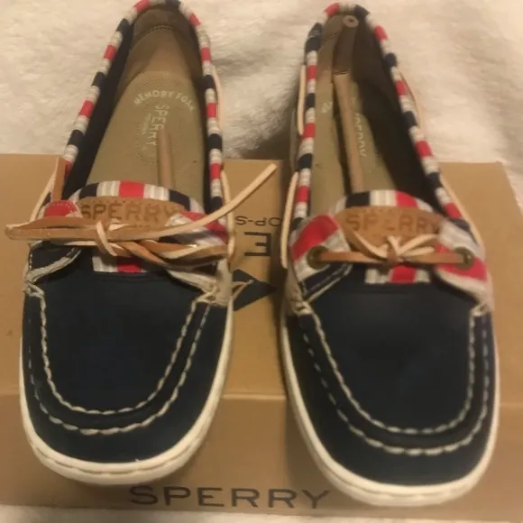 NWT Sperry top sided shoes size 5.5