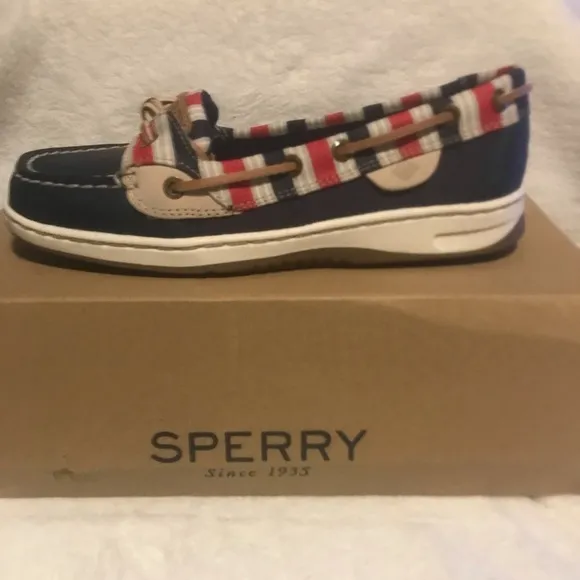 NWT Sperry top sided shoes size 5.5