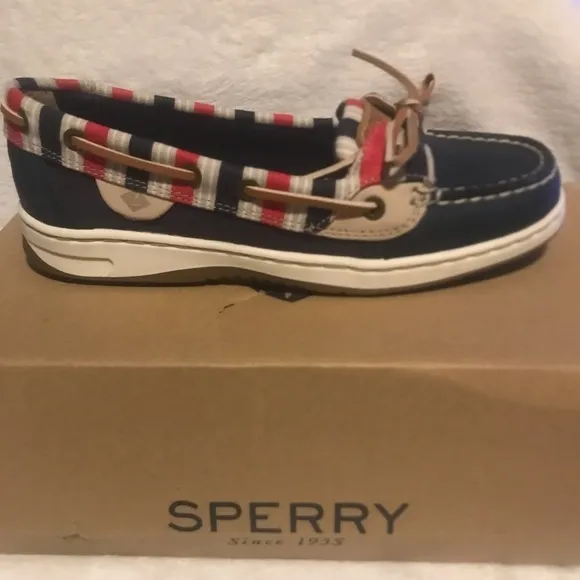 NWT Sperry top sided shoes size 5.5