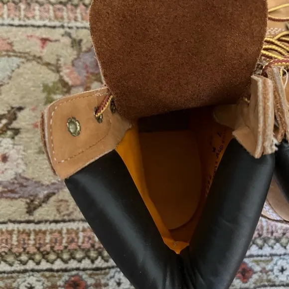 NWT: Timberland thinsulate boots
