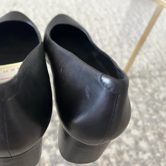 NWT Trotters Kari Block Heel, Black, 9M and 10M