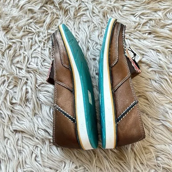 NWT Ariat Cruiser Shoes size 7.5