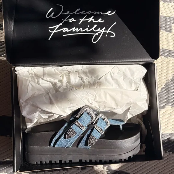 NYRA PLATFORM SANDALS - DENIM