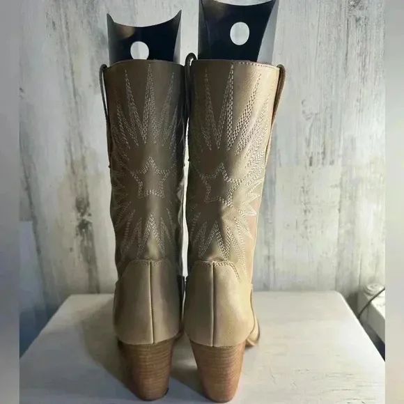 Oasis Society Emersyn Starburst Embroidery Cowboy Boots Almond Vegan Size 9 NEW