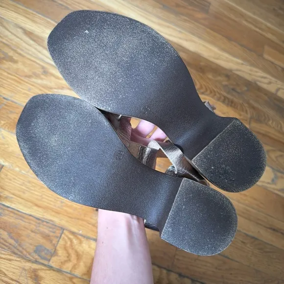 Oh! My Sandals Women's Metallic Platform Sandals