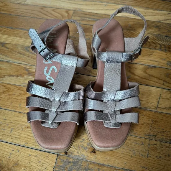 Oh! My Sandals Women's Metallic Platform Sandals