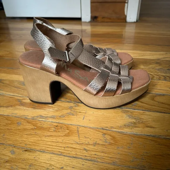 Oh! My Sandals Women's Metallic Platform Sandals
