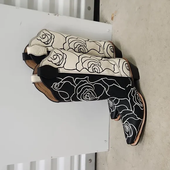 Olivia Bennett by Twisted X boots