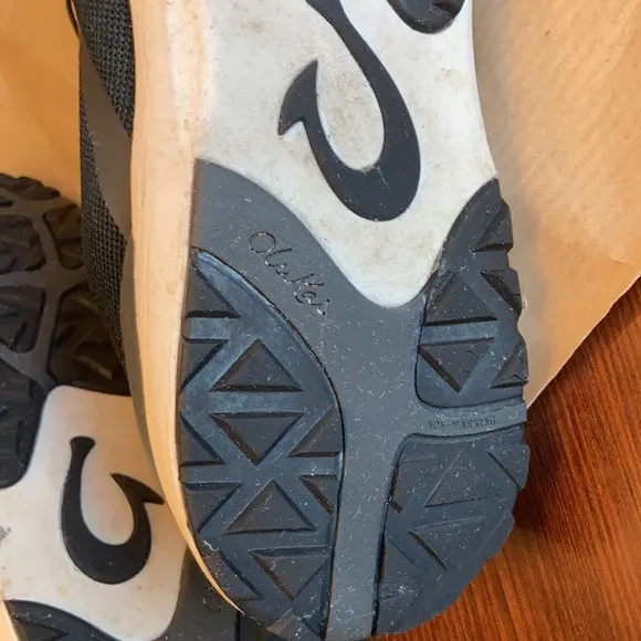 Olukai women’s tennis shoes, mili trainer, size 10