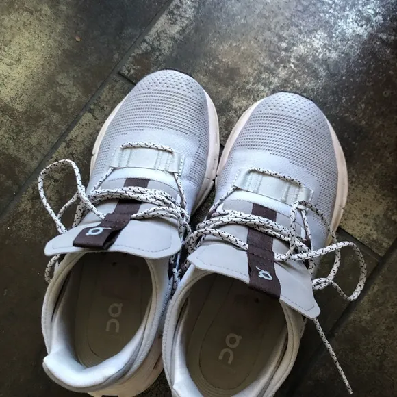 On Running Women's Cloudnova Sneakers - Gray
