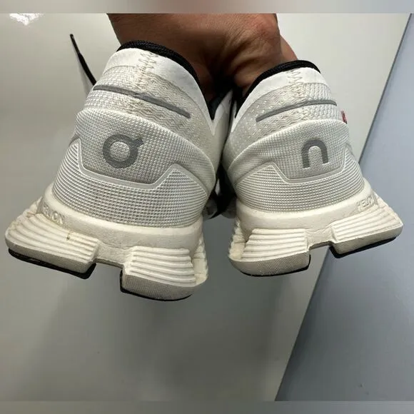 ON Women's Running Black and White Cloud X Shoes size 9.5