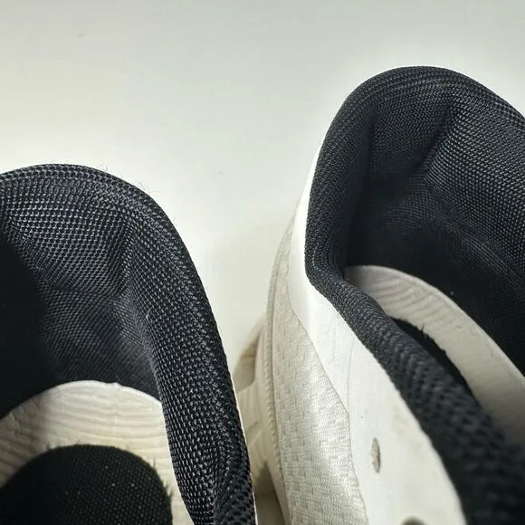 ON Women's Running Black and White Cloud X Shoes size 9.5