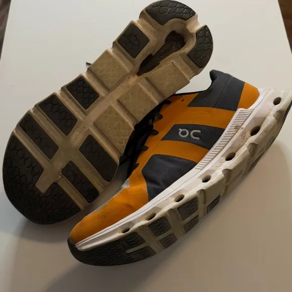 OnCloud Men's Orange and Gray Athletic Shoes