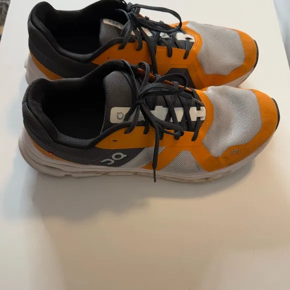 OnCloud Men's Orange and Gray Athletic Shoes