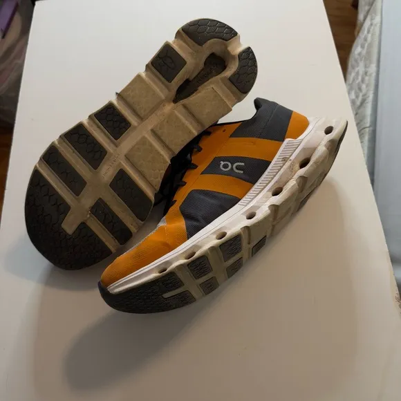 OnCloud Men's Orange and Gray Athletic Shoes