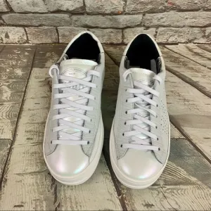 P448 John Sneakers Low Top Lace Up Iridescent White Beige Sz 35 EU/ 5-5.5 US