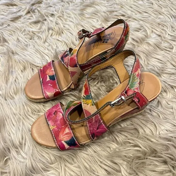 Patricia Nash floral wedge sandals size 8.5