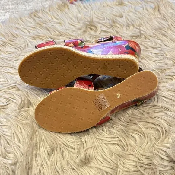 Patricia Nash floral wedge sandals size 8.5