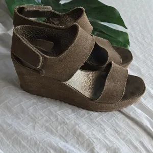 Pedro Garcia Stylish Army Green Minimalist Wedge Sandals Summer Shoes Luxury