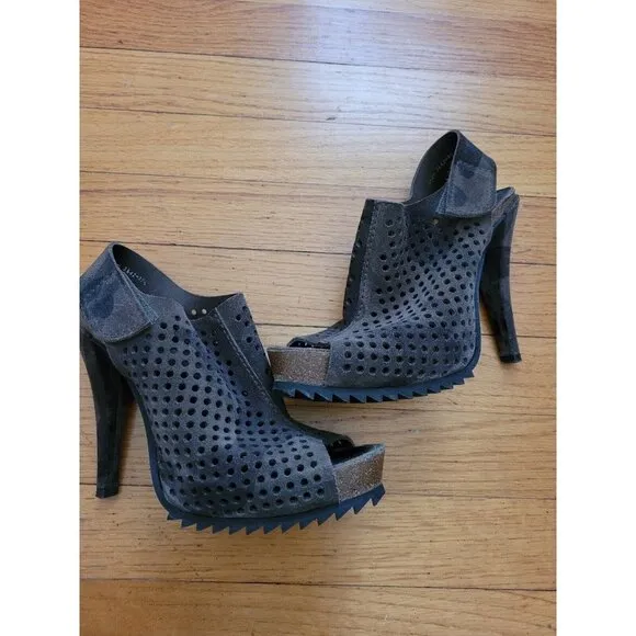 PEDRO GARCIA Women's Candela Perforated Platform HeelsSize 37.5