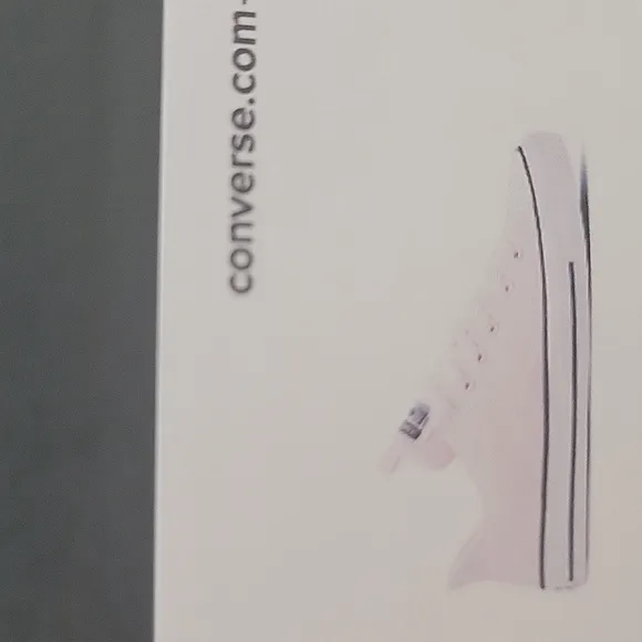 Pink Low-Top Sneakers Converse shoes Brand new in the box no lid authentic