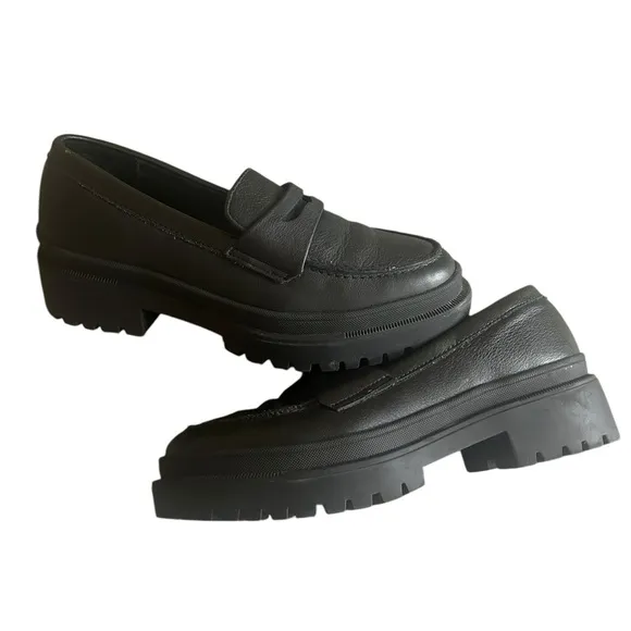 Portland Leather Goods' Patina Collection Zoe Chunky Loafers Black Size 7.5 / 38