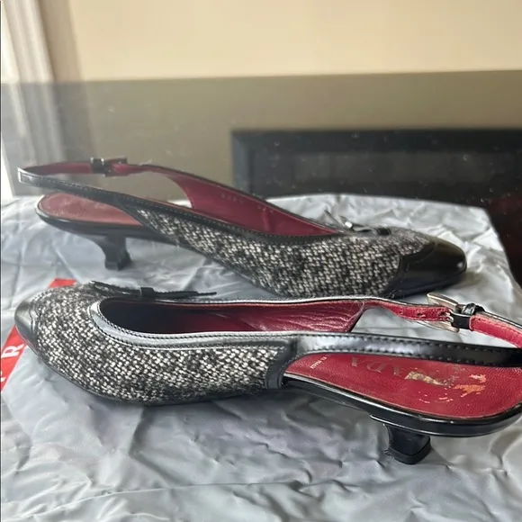 Prada Y2K Women Black and Gray Tweed Slingback kitten heel pump 371/2 made Italy