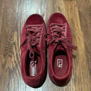 Puma Clyde Velour Burgundy Shoes Men’s Size 9
