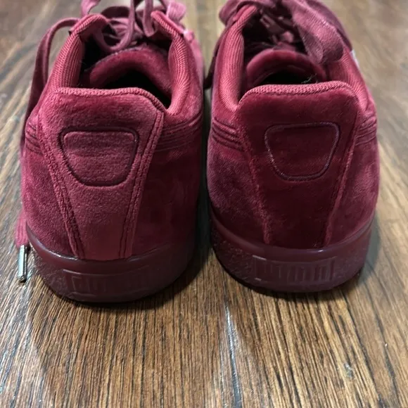 Puma Clyde Velour Burgundy Shoes Men’s Size 9
