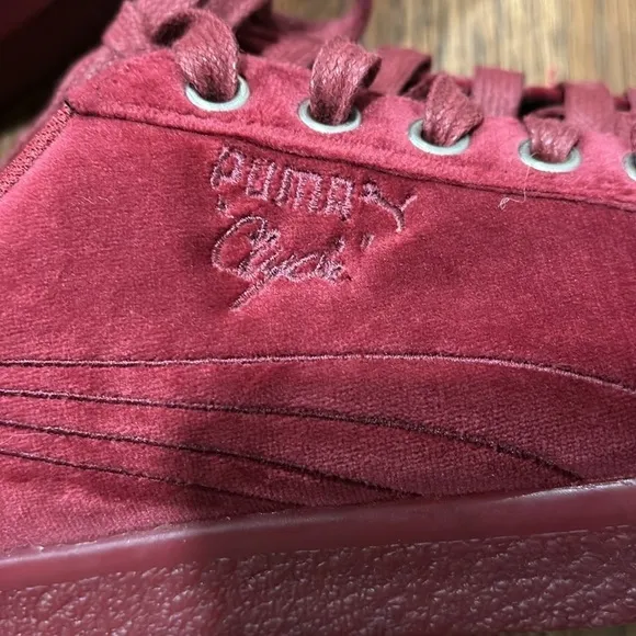 Puma Clyde Velour Burgundy Shoes Men’s Size 9