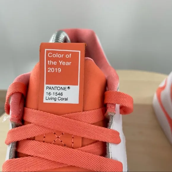 Puma Nova x Pantone 2 Living Coral Leather Lace Up Woman’s shoes size 8.5