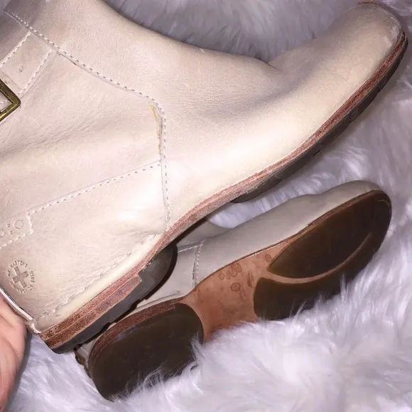 RARE HTF Doc Marten “Helen” boots