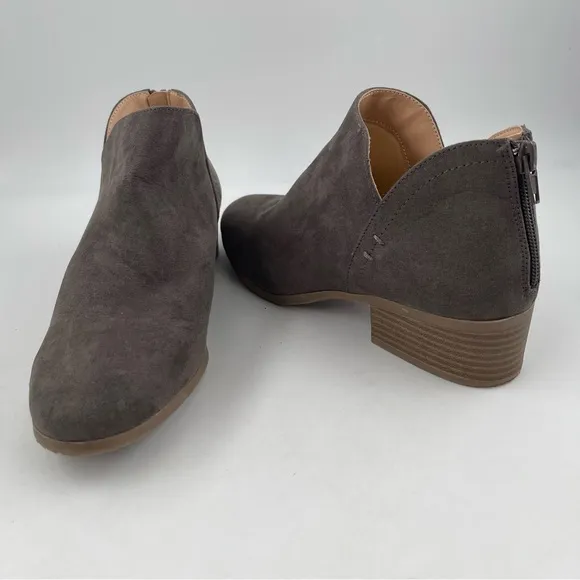 Reaction Kenneth Cole Side Skip Gray Ankle Back Zip Booties - Size 7.5
