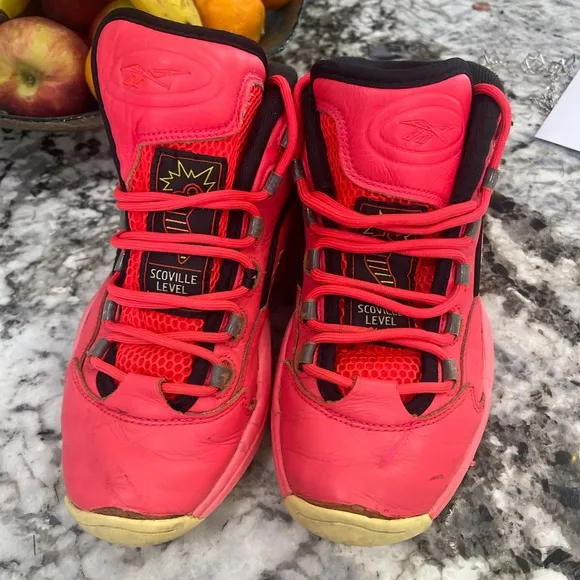 Reebok Question Mid Basketball Shoes Boys size 7.5