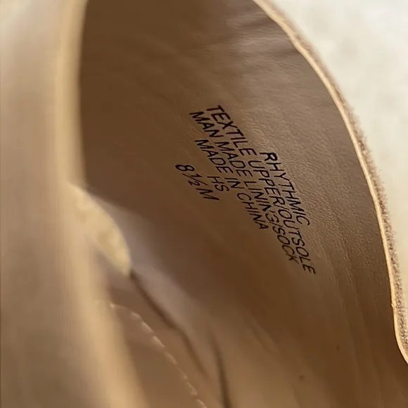Rhythmic Chunky Heels with Open Toes