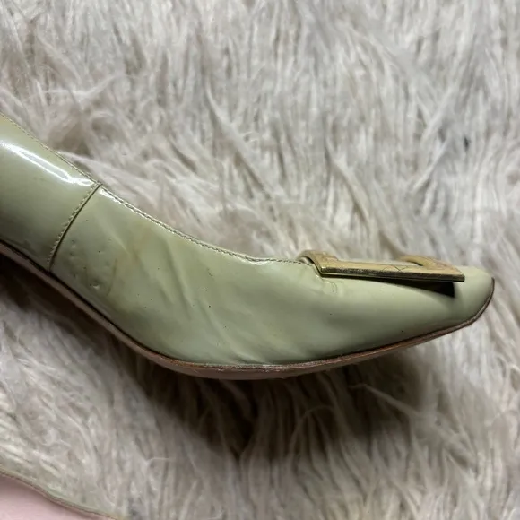 Roger Vivier Dec. Belle Trompette Luxury Designer Leather Court Shoes