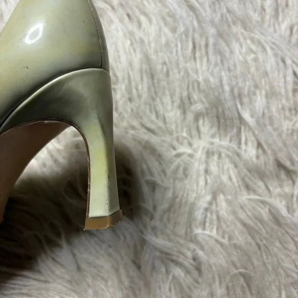 Roger Vivier Dec. Belle Trompette Luxury Designer Leather Court Shoes