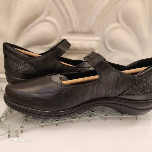 Romika Black Leather &quot;Cassie 50&quot; Mary Janes. NIB. Size EU 38/US 7-7.5