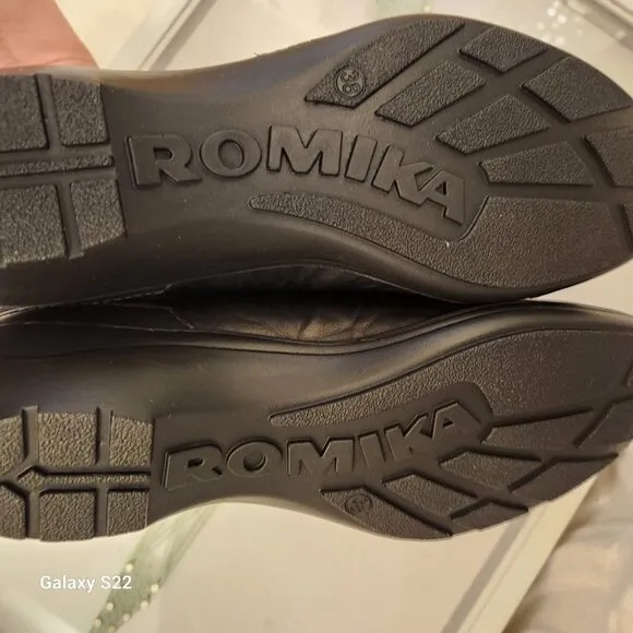 Romika Black Leather &quot;Cassie 50&quot; Mary Janes. NIB. Size EU 38/US 7-7.5