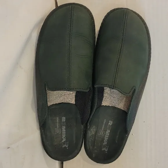 ROMIKA DARK GREEN SLIDES‎ MULES CLOGS (US 10 or Euro 41)