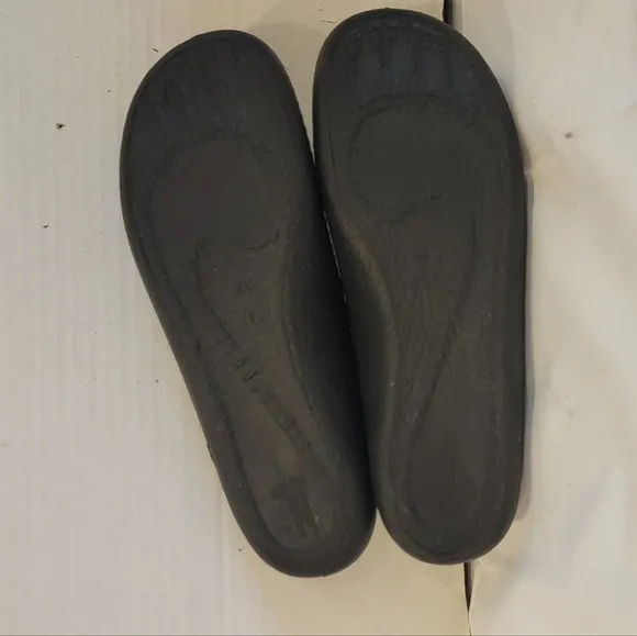 ROMIKA DARK GREEN SLIDES‎ MULES CLOGS (US 10 or Euro 41)