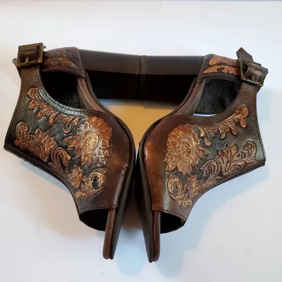Roper Brown Chunky Heel Shoes with Floral Design Size 7