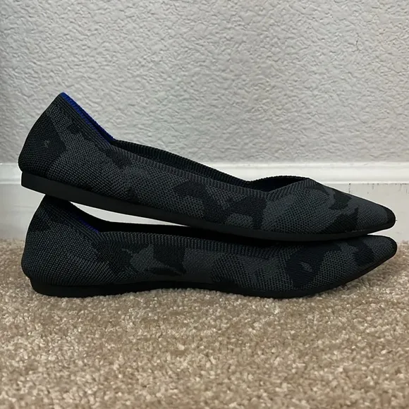 Rothy’s The Point Flats in Grey Camo Stylish Black Camouflage Flats Size 8.5