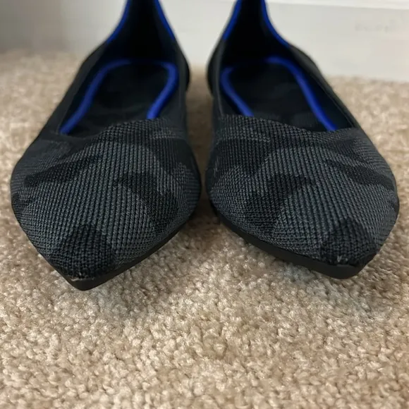 Rothy’s The Point Flats in Grey Camo Stylish Black Camouflage Flats Size 8.5